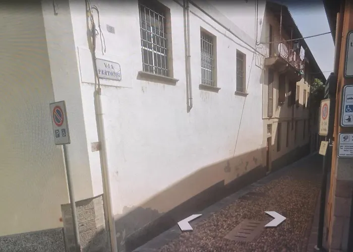 Old Bakery Loft Daire Arona