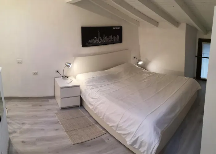 Old Bakery Loft Daire Arona